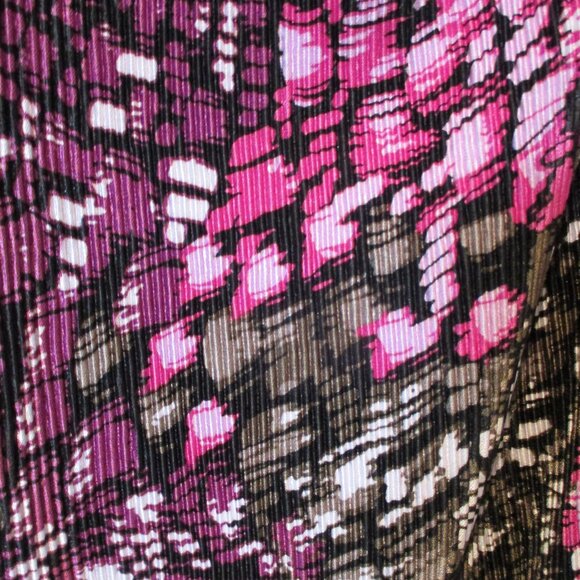 🌸 Abstract Pink & Brown Ring Front Top - Plissé Stretch 🌸 - Picture 5 of 7